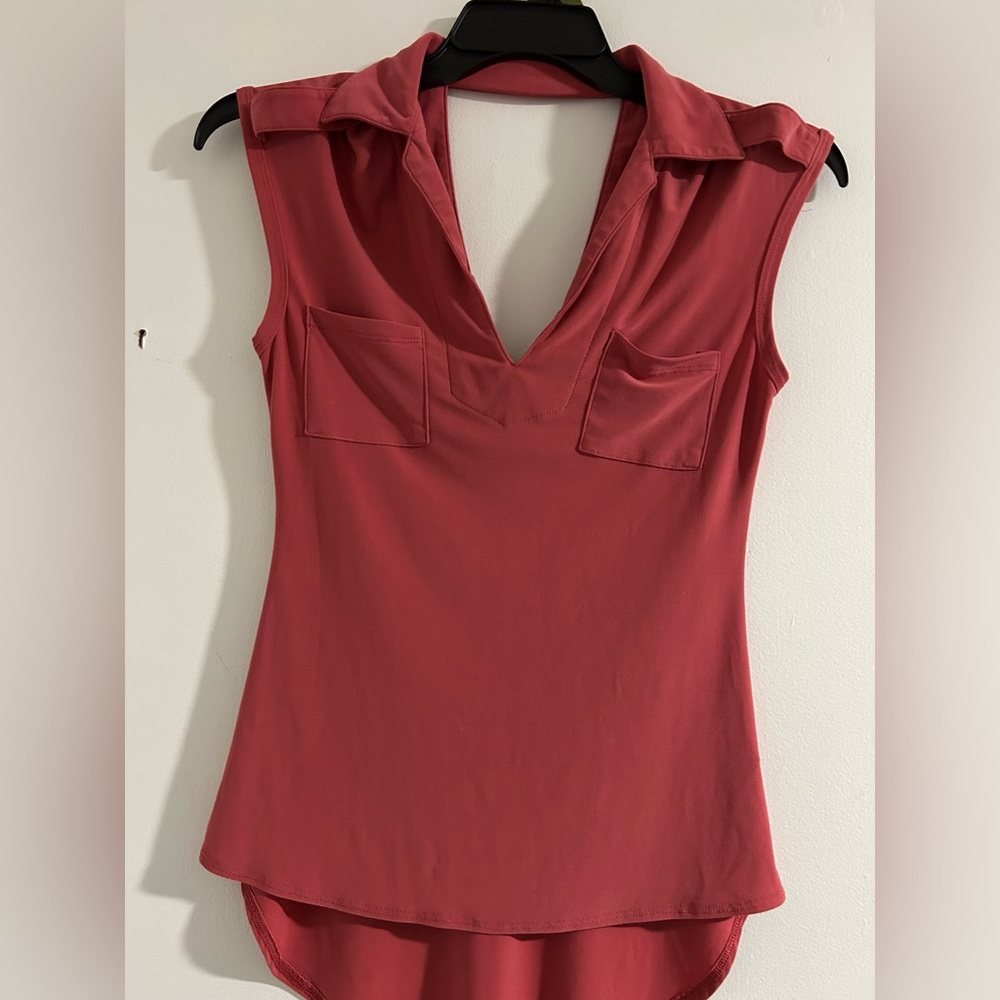 Red Sleeveless Fitted Blouse with Notched Collar